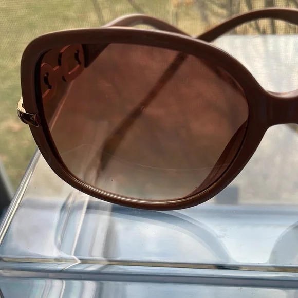 Sunglasses - Picture 2 of 6